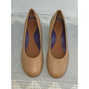 Crocs Leigh Leather Wedge Tan Brown Leopard Lining Pumps 14700 Womens 8.5